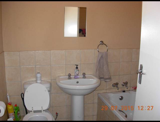 2 BEDROOM APARTMENT SOLD IN THE ORCHARDS